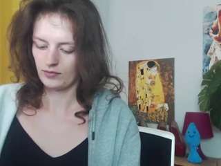 nadinesensual webcam model