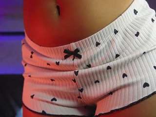 charlottee-4 Live Webcam on CamSoda