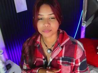 charlottee-4 Live Webcam on CamSoda