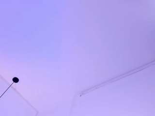 emma-white001 webcam model