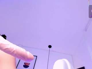  emma-white001 chat room