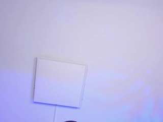 emma-white001