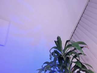 emma-white001