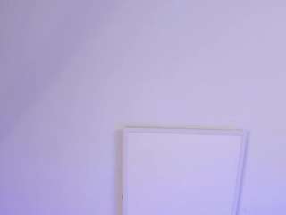 emma-white001