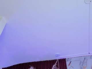 emma-white001 Live Webcam on CamSoda