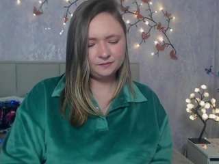 sallyverda's CamSoda show and profile