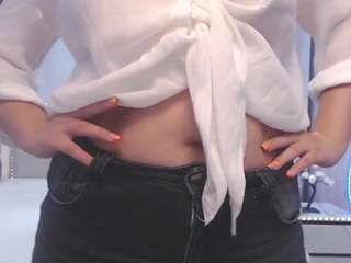 SallyVerda live webcam show