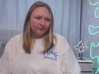 SallyVerda live cam preview