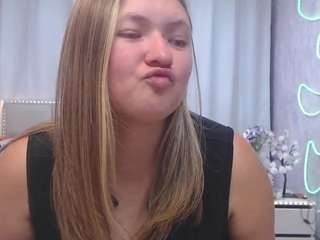 SallyVerda live cam preview