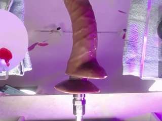 ahytana's CamSoda show and profile