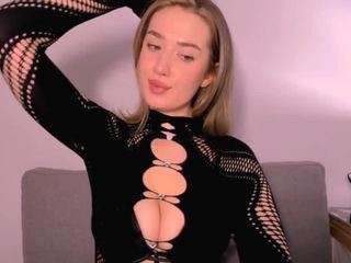 cindysexual, female webcam model,  years old, on live webcam