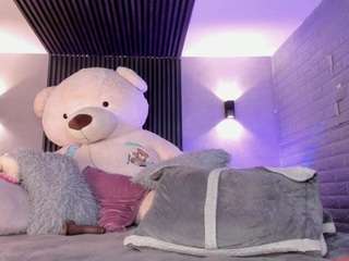 magic-marg's CamSoda show and profile