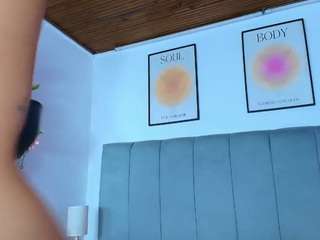 Image 1 of stacy-malibu, female webcam model,  years old, on live webcam