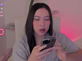 Image 1 of bubble-gum, female webcam model,  years old, on live webcam