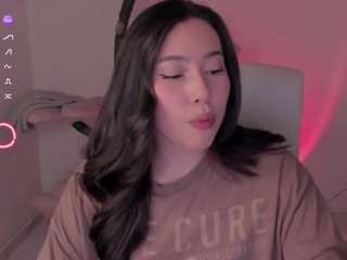 le modèle bubble-gum est en webcam porno dans un show sur le site camsoda, il possède les tags suivants: ahegao,pussy,ass,lush,natural,no smoking,orgasm,pov,saliva,handjob,sexy,shaved-pussy,skinny,spank,strip,toys,wet,hazel eyes,lovense,fuck machine