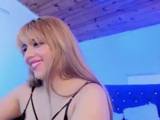Carolina-Blondy's Live Sex Cam Show