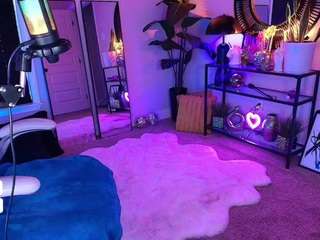  iamtattedqueen chat room
