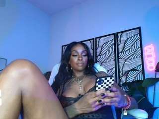 iamtattedqueen Live Webcam on CamSoda
