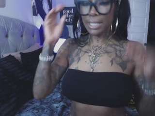 iamtattedqueen webcam