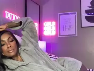 IAmTattedQueen's Live Sex Cam Show
