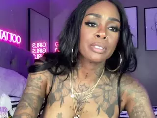 IAmTattedQueen's Live Sex Cam Show