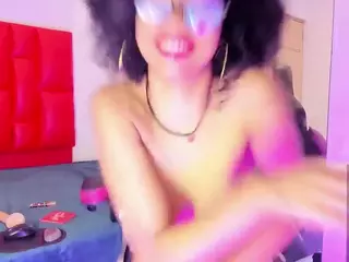 sexy-alanna's Live Sex Cam Show