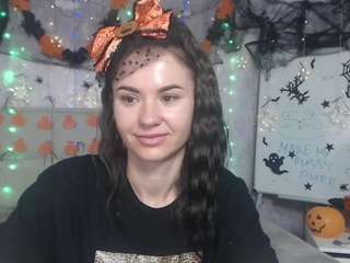 Young Karacriegs - stunning, randy and ready to pleasure karacriegs from CamSoda