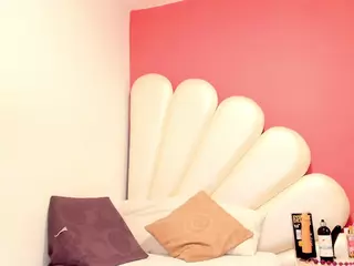 Maya-Graham's Live Sex Cam Show