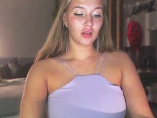 milkybunny Live Webcam on CamSoda