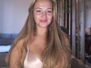 milkybunny Live Webcam on CamSoda