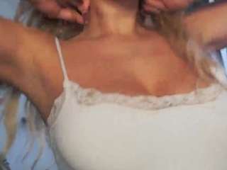 le modèle milkybunny est en webcam porno dans un show sur le site camsoda, il possède les tags suivants: amateur,natural,young-adult,toys,teen 18,tease,spank,solo,bedroom,oil,orgasm,lovense,grey-eyes,flashing,fingers,fetish,feet,dildo,blowjob,bikini