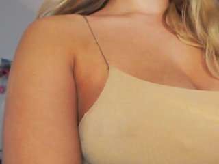 MilkyBunny live cam preview