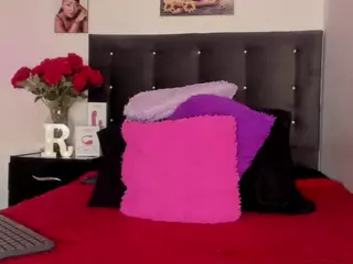 Reina's Live Sex Cam Show