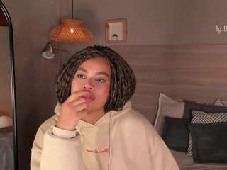 Nayahh live webcam show