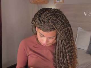 Nayahh live webcam show