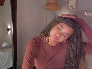 Nayahh live webcam show