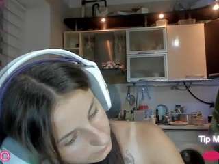 nikakik Live Webcam on CamSoda