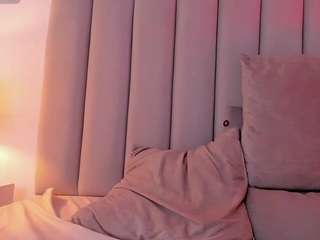 mia-thompson-1 webcam