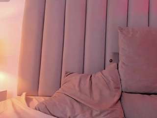 mia-thompson-1 Live Webcam on CamSoda