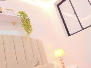 mia-thompson-1 Live Webcam on CamSoda