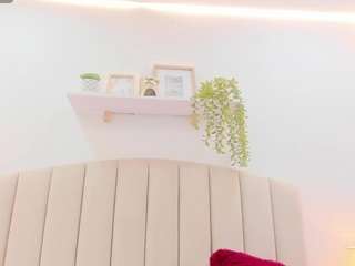 mia-thompson-1 Live Webcam on CamSoda