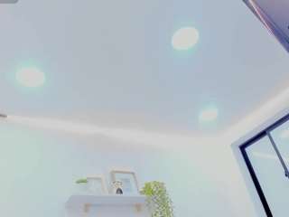 mia-thompson-1 webcam