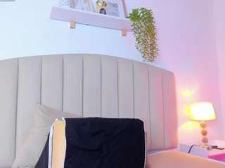 mia-thompson-1 Live Webcam on CamSoda