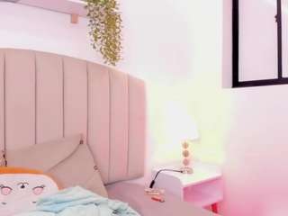 mia-thompson-1 webcam