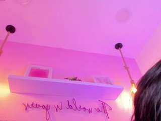 mia-thompson-1 webcam