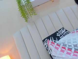 mia-thompson-1 webcam