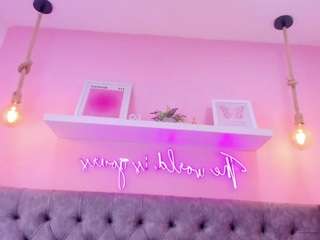 mia-thompson-1 webcam model