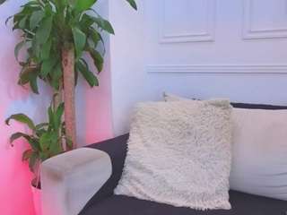 mia-thompson-1 webcam