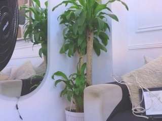 mia-thompson-1 webcam