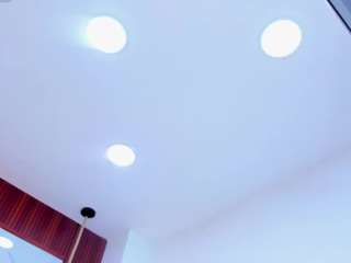 mia-thompson-1 webcam